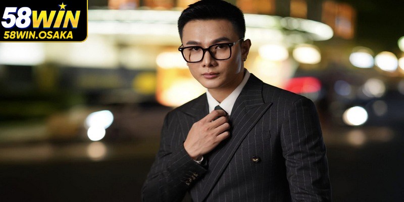  Anh chủ động tham gia vào nhiều hoạt động xã hội và chương trình từ thiện